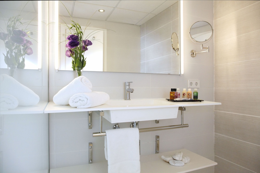 Reverence Mare Hotel Adults Only 8/50