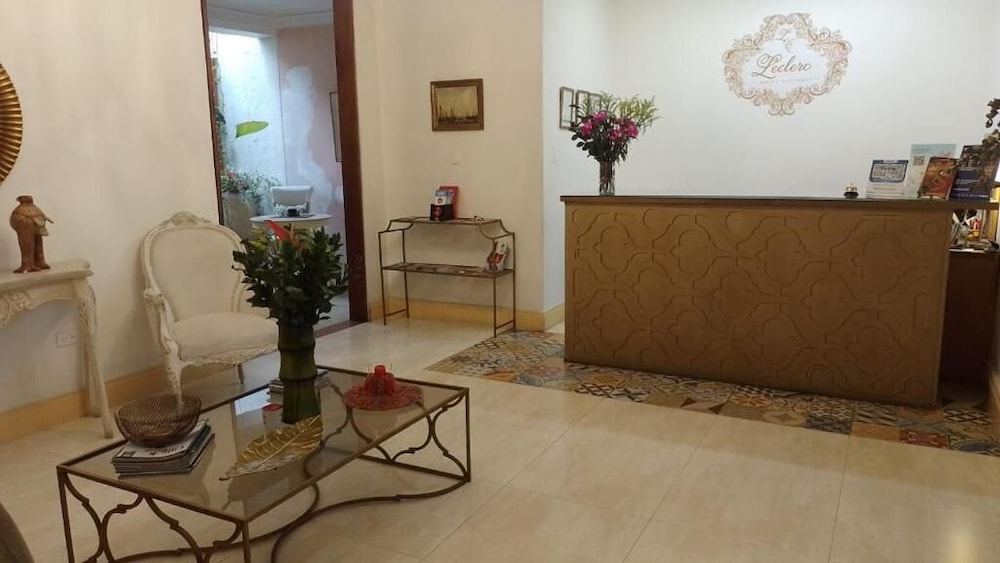 LECLERC HOTEL BOUTIQUE 11/70