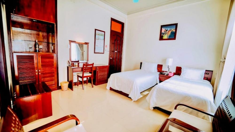 Victory Hotel Hue 10/61