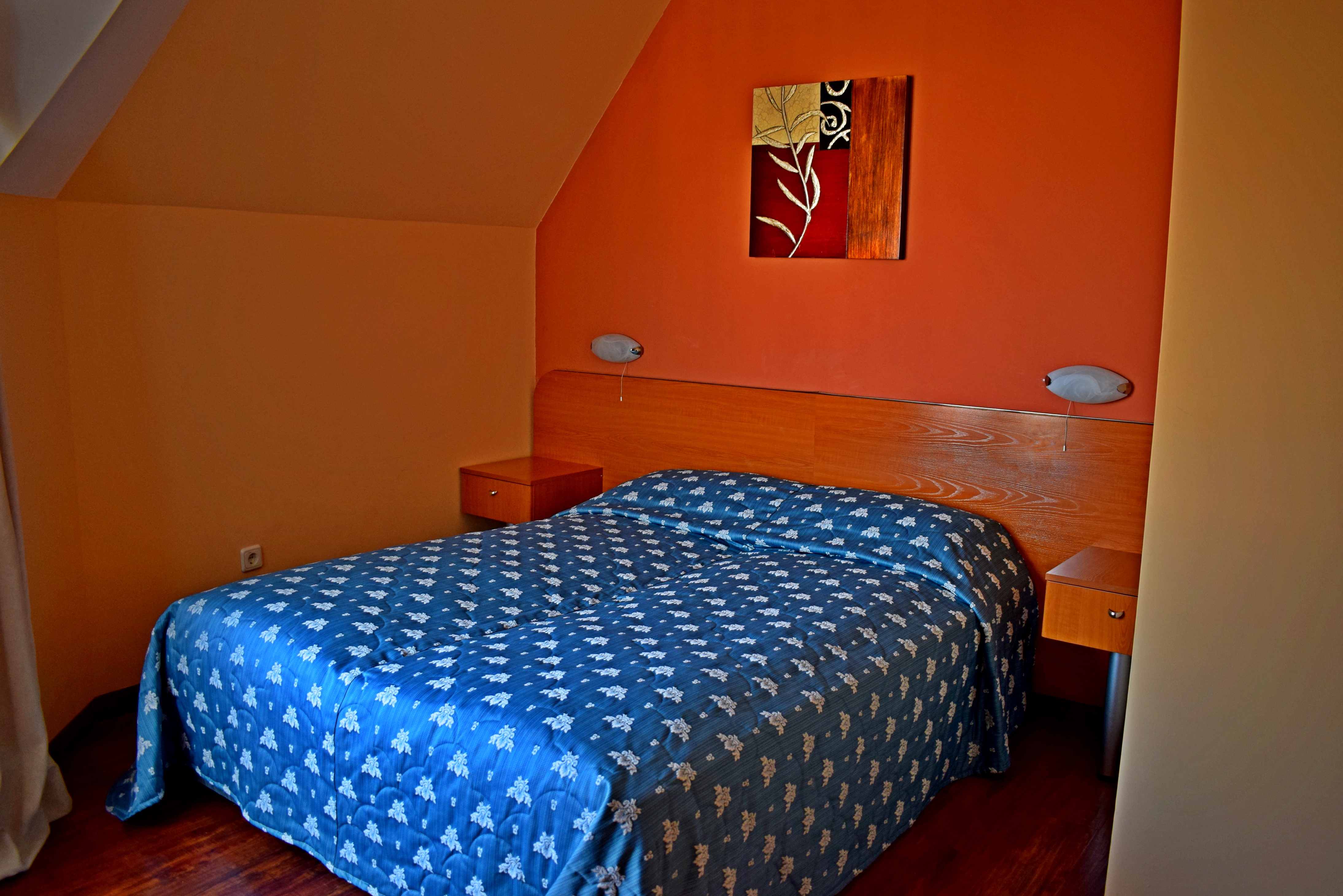 Royal Beach Hotel 7/35