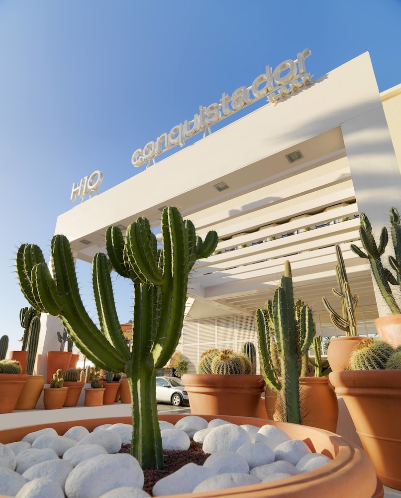 H10 Conquistador Hotel in Arona
