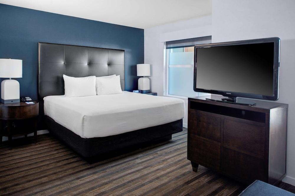 HYATT HOUSE SHELTON 8/27