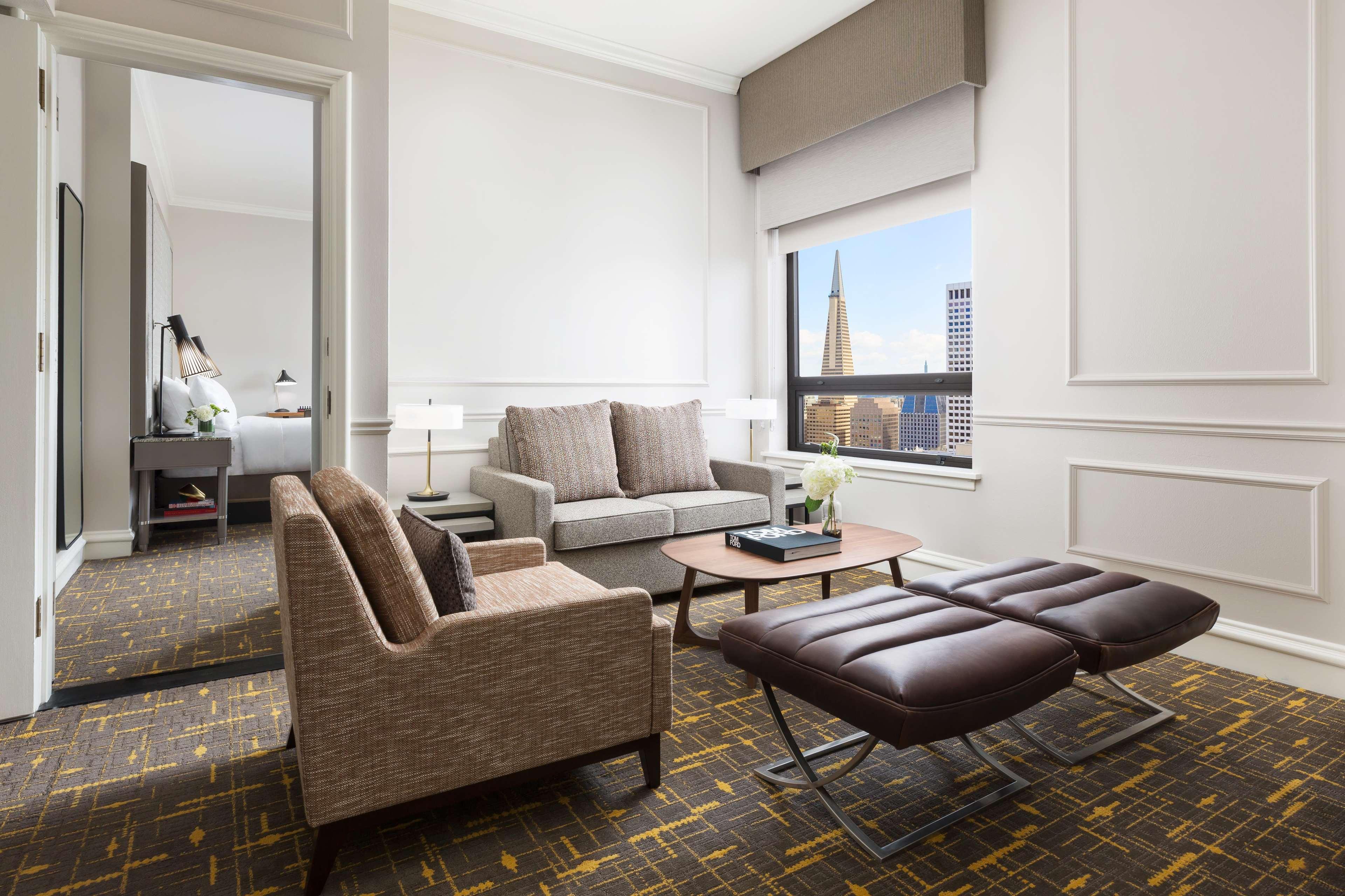 Suite, King Bed, Accessible