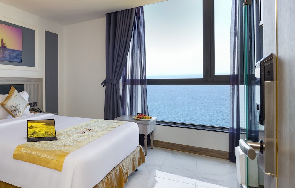 Executive, Twin Beds, Sea View