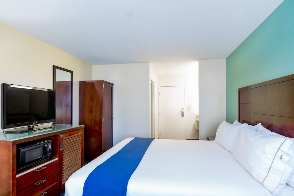 GreenTree Inn San Diego Mission Bay 17/44