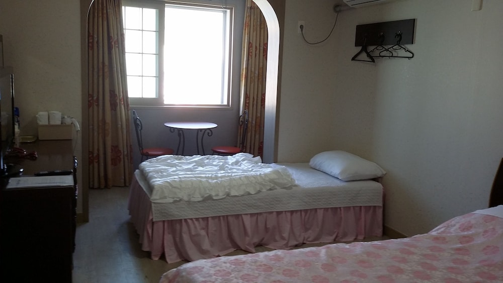 Hera Hotel 5/26
