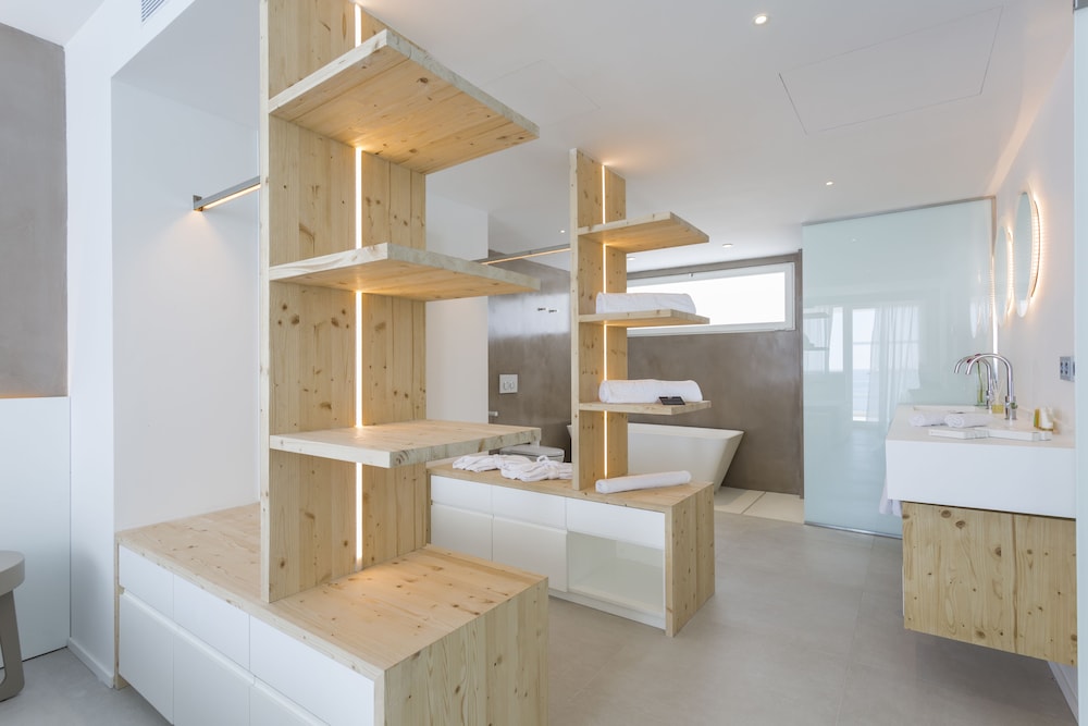 One Ibiza Suites 50/50