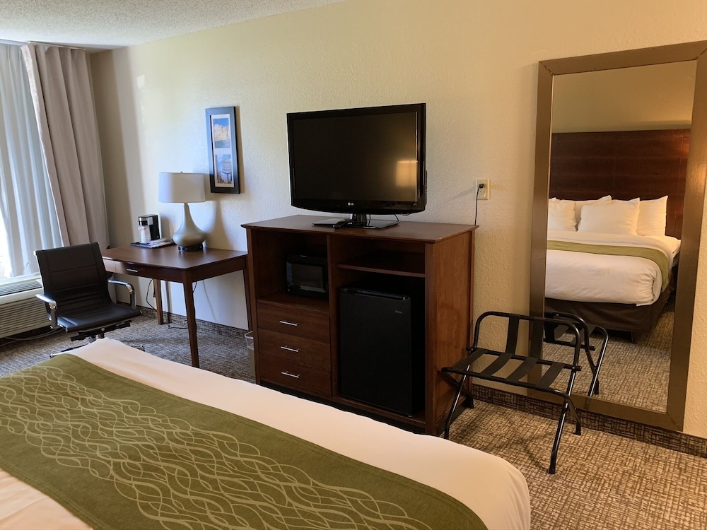 Comfort Inn Fayetteville I-95 20/33