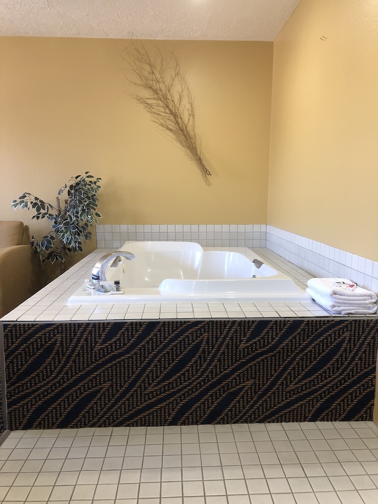 Super 8 By Wyndham Cedar City 11/31