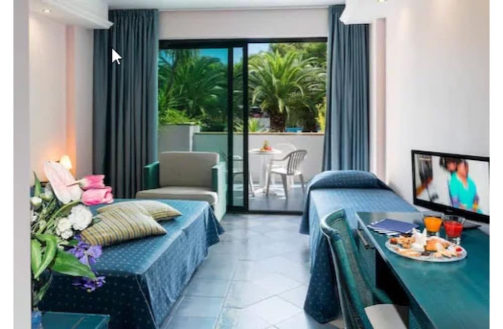 Villaggio Club Giardini d’Oriente 33/49