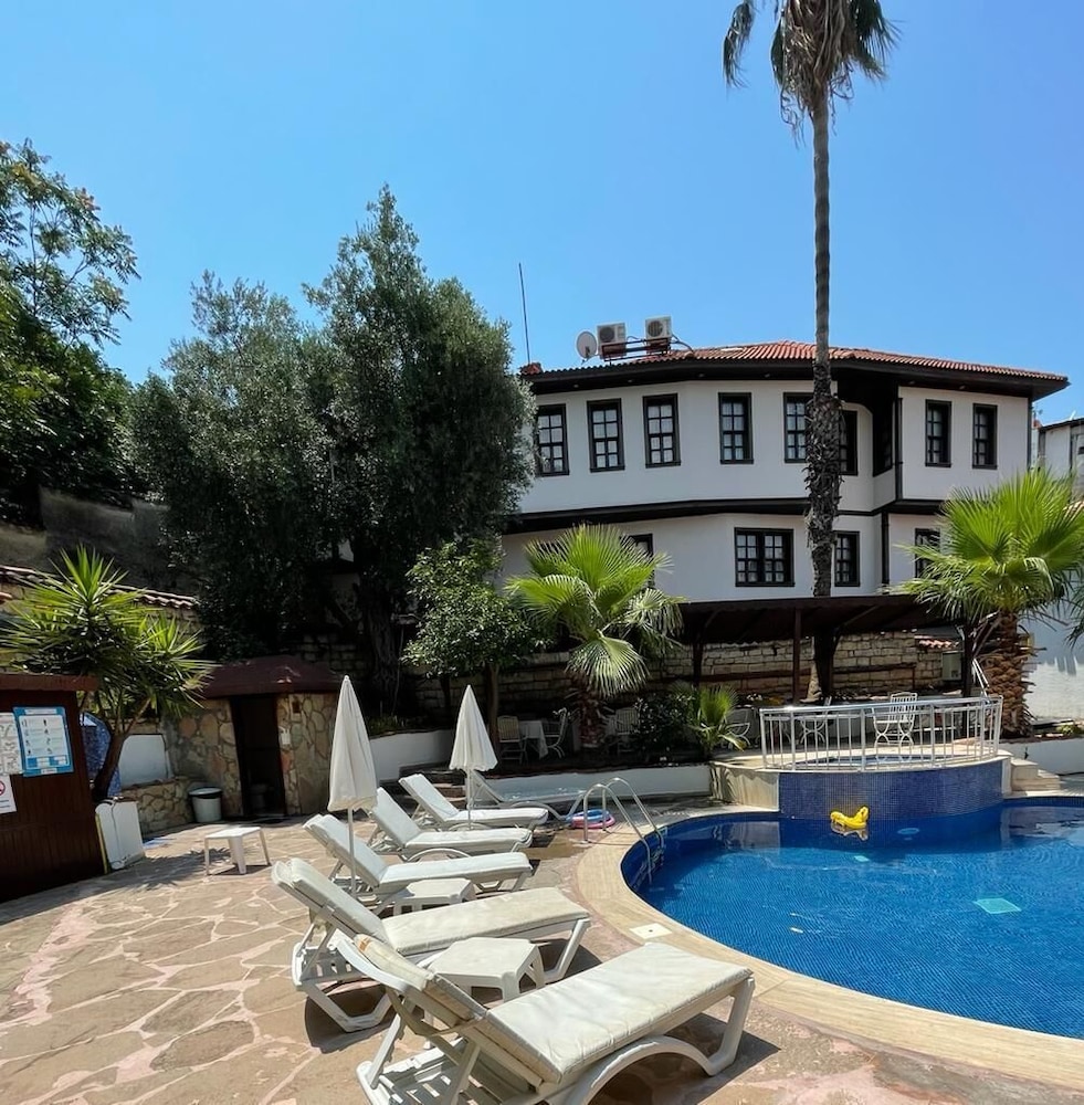Argos Hotel - Adults Only 74/75