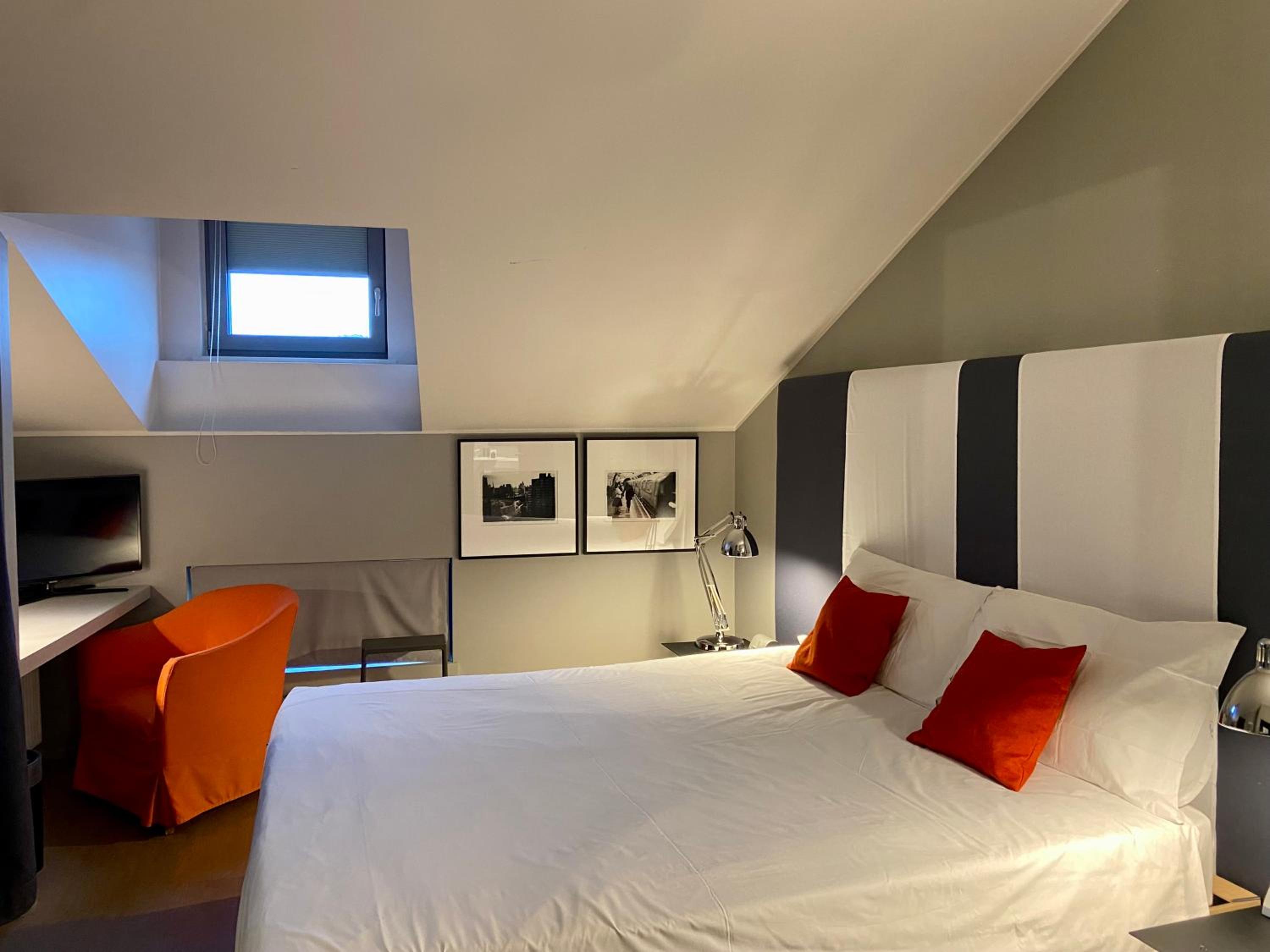 Economy, Double Bed, Attic