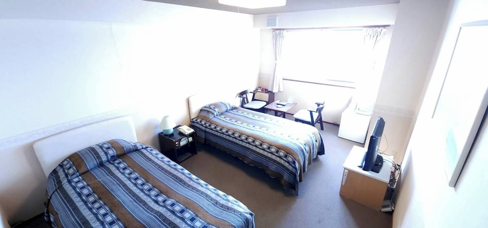 Yunohama Hotel 35/72