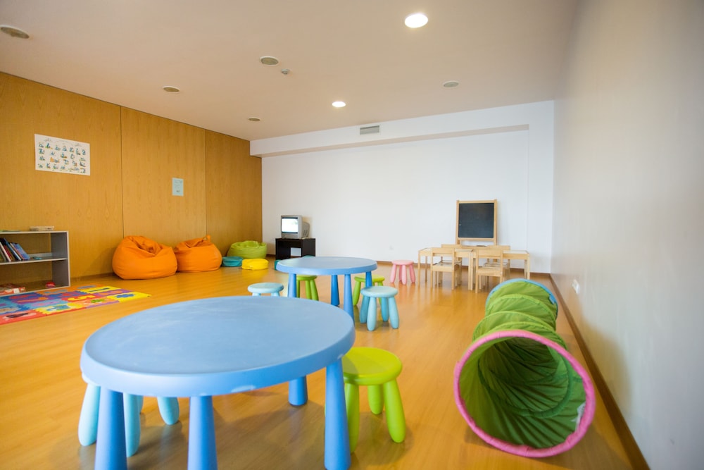 Antillia Hotel 108/127