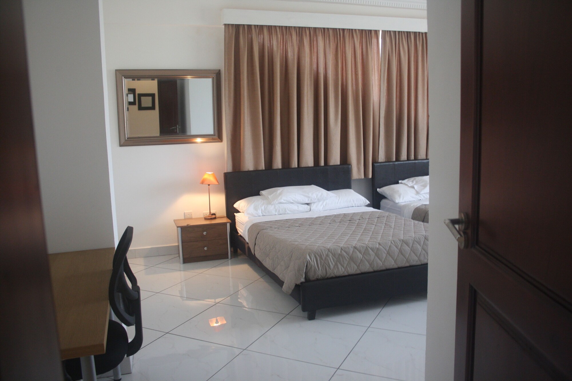 1 BEDROOM, FAMILY, APARTMENT