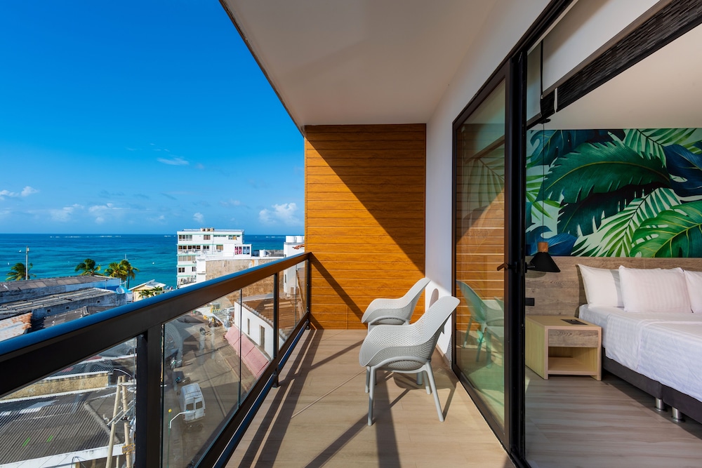 Sea Avenue Hotel 29/47