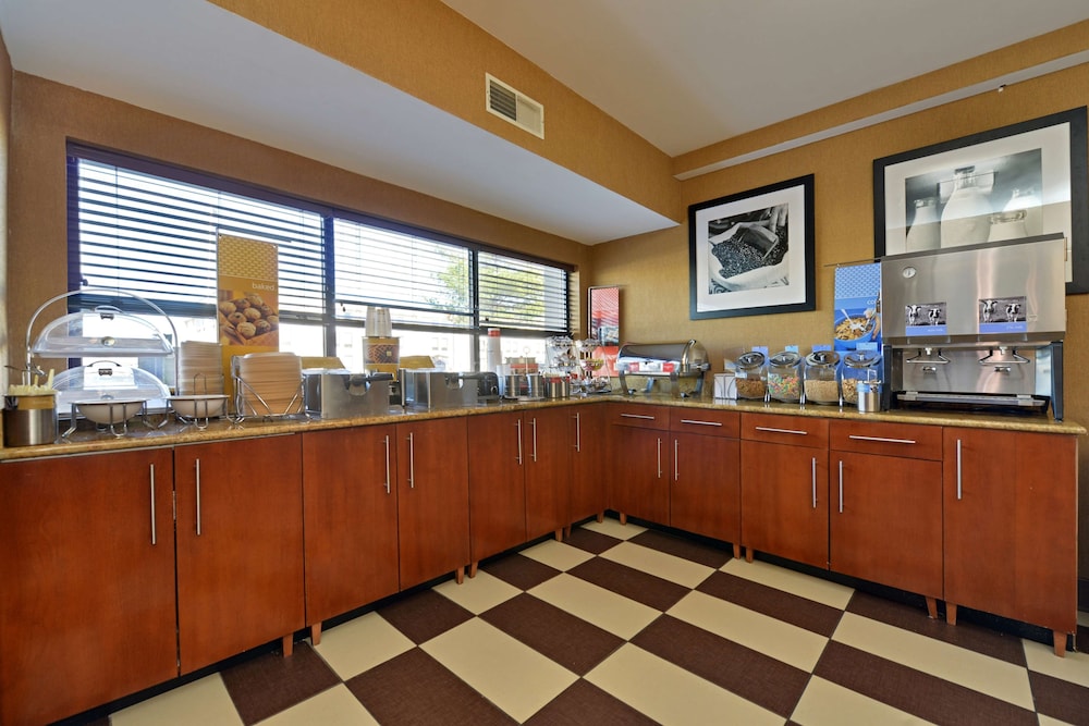 Hampton Inn Collinsville 12/62
