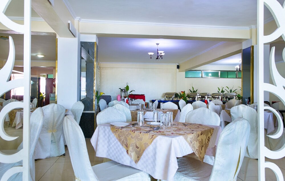 The Legacy Hotel & Suites 18/33