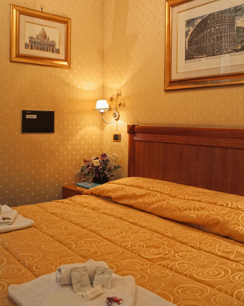 Vatican Holiday Hotel 27/36