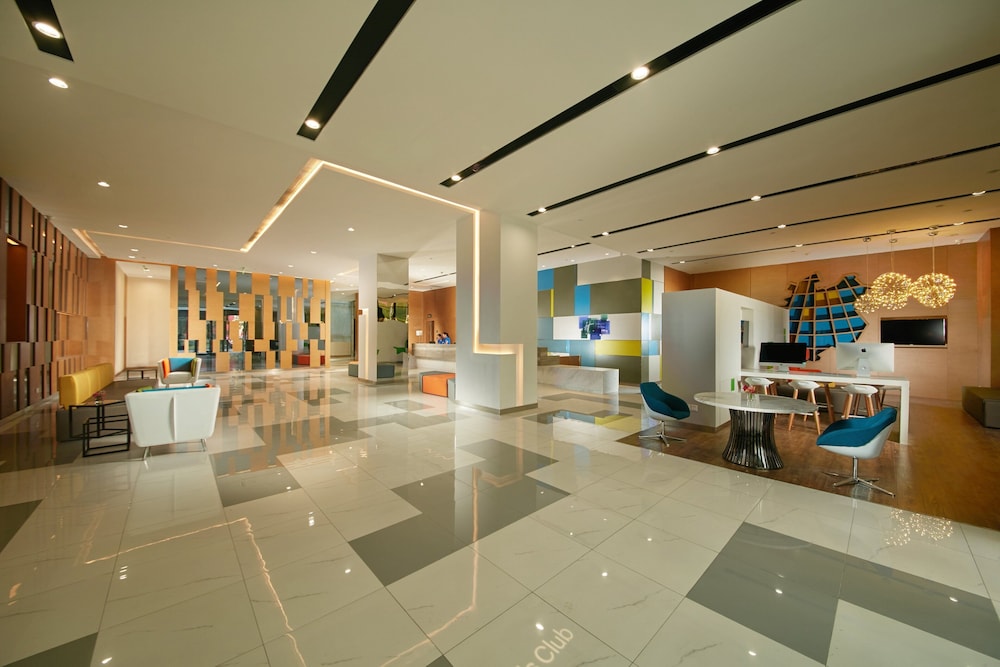 HOLIDAY INN EXPRESS LESHAN CITY SQUARE 7/43