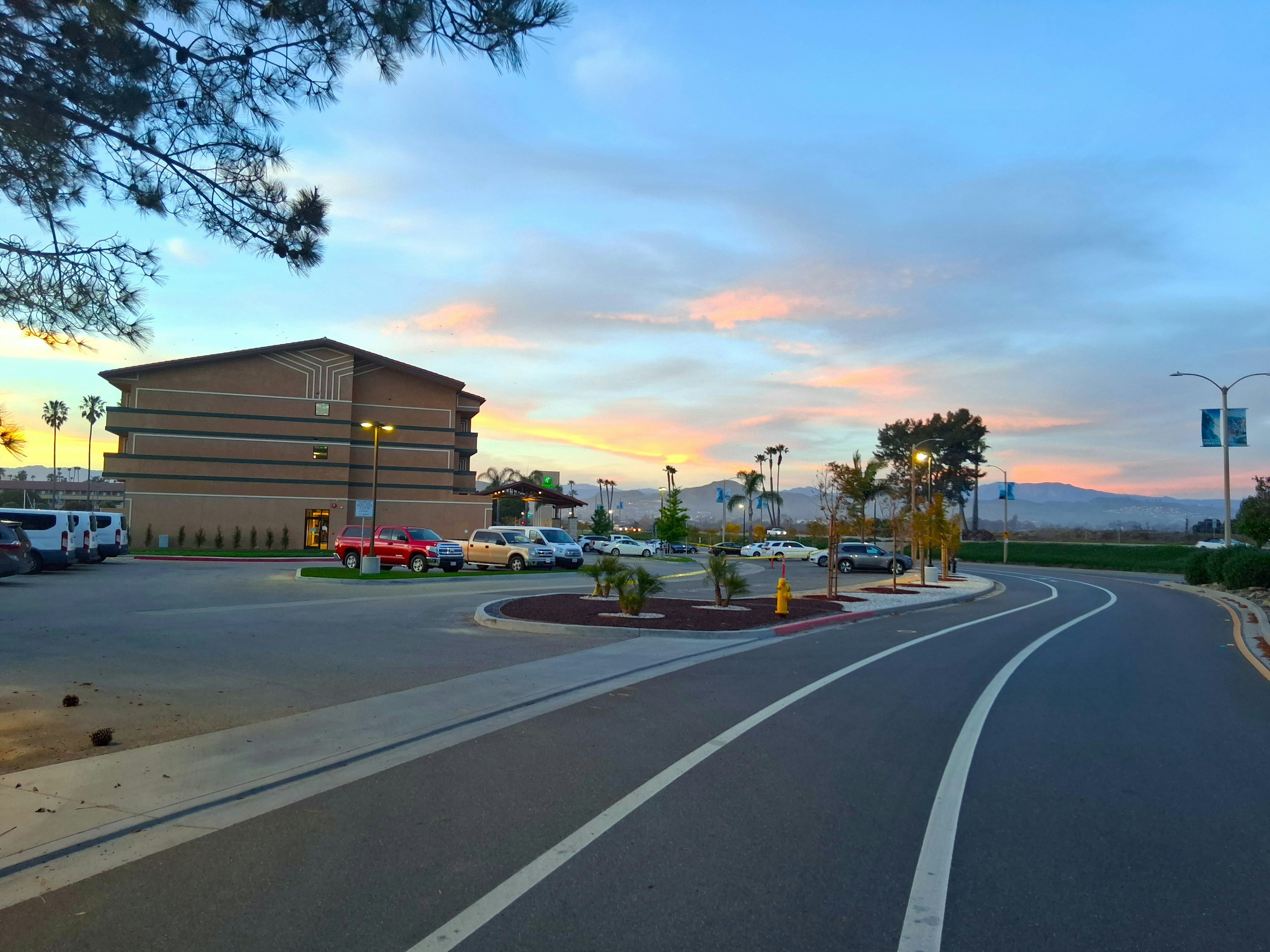 Holiday Inn Express Hotel Suites Ventura Harbor 60/69