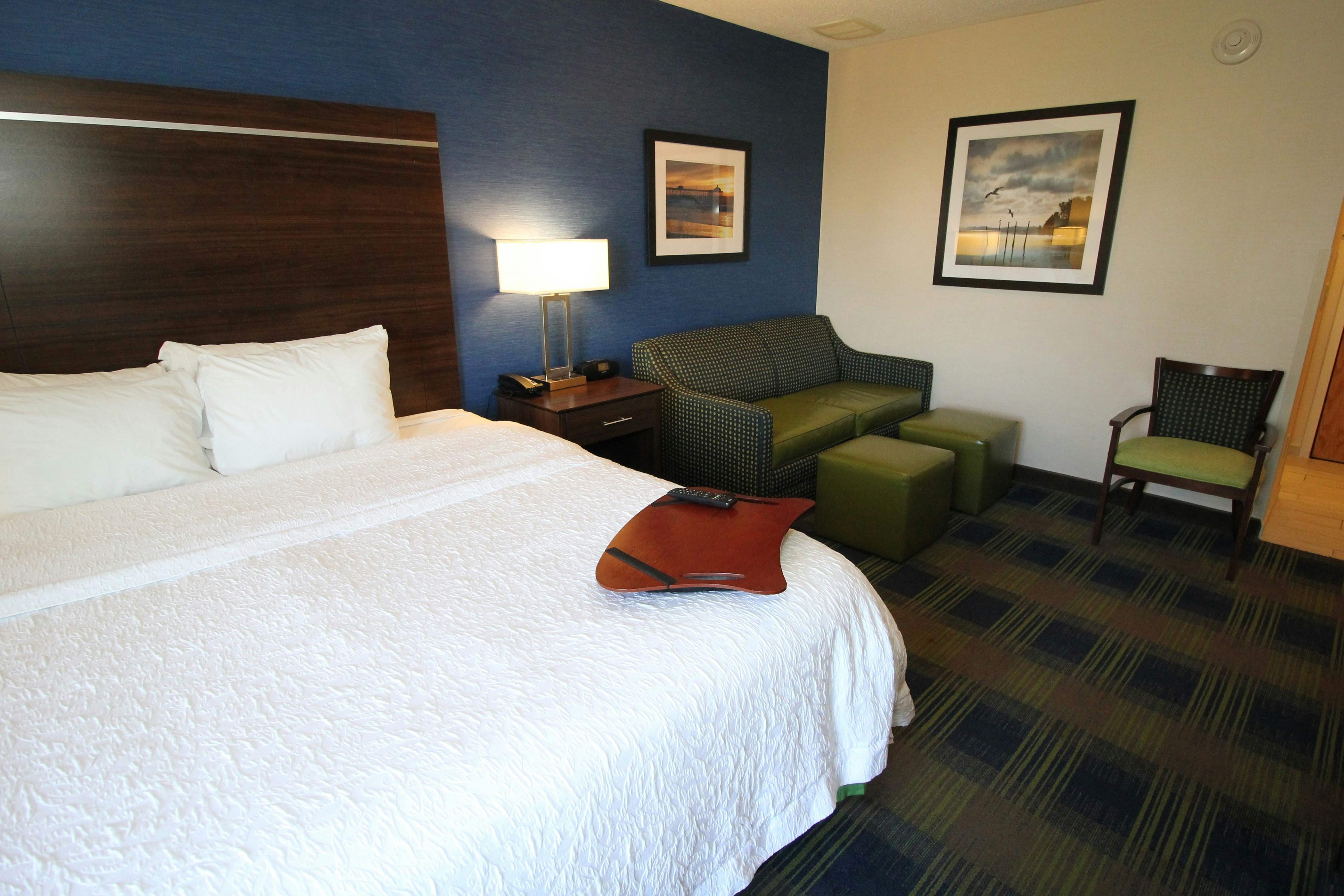 ROOM, KING BED, SOFA