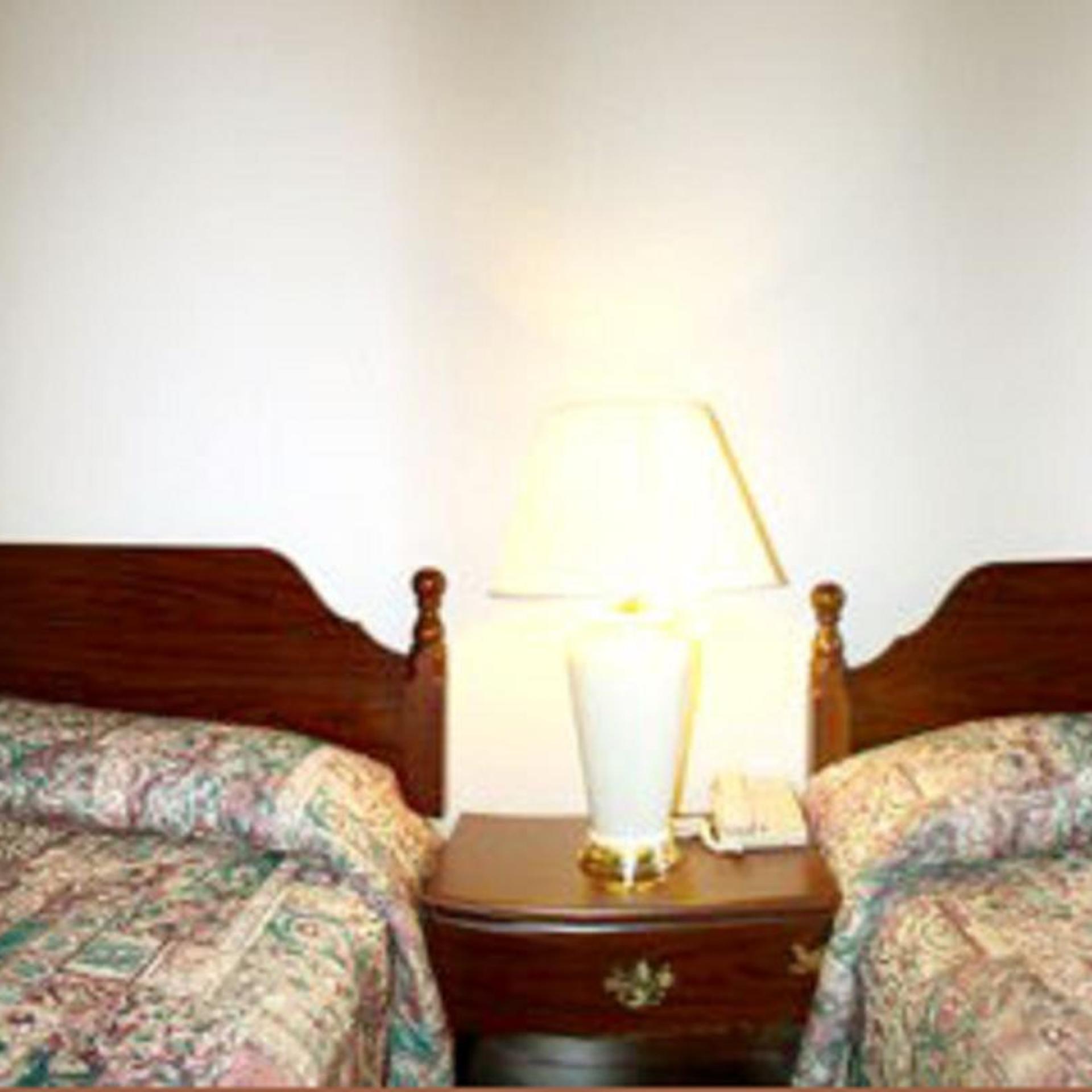 Sunset Inn and Suites 22/24