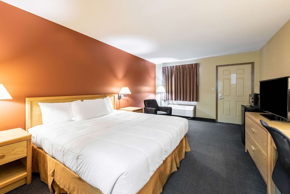 Americas Best Value Inn Suites St Marys 14/35