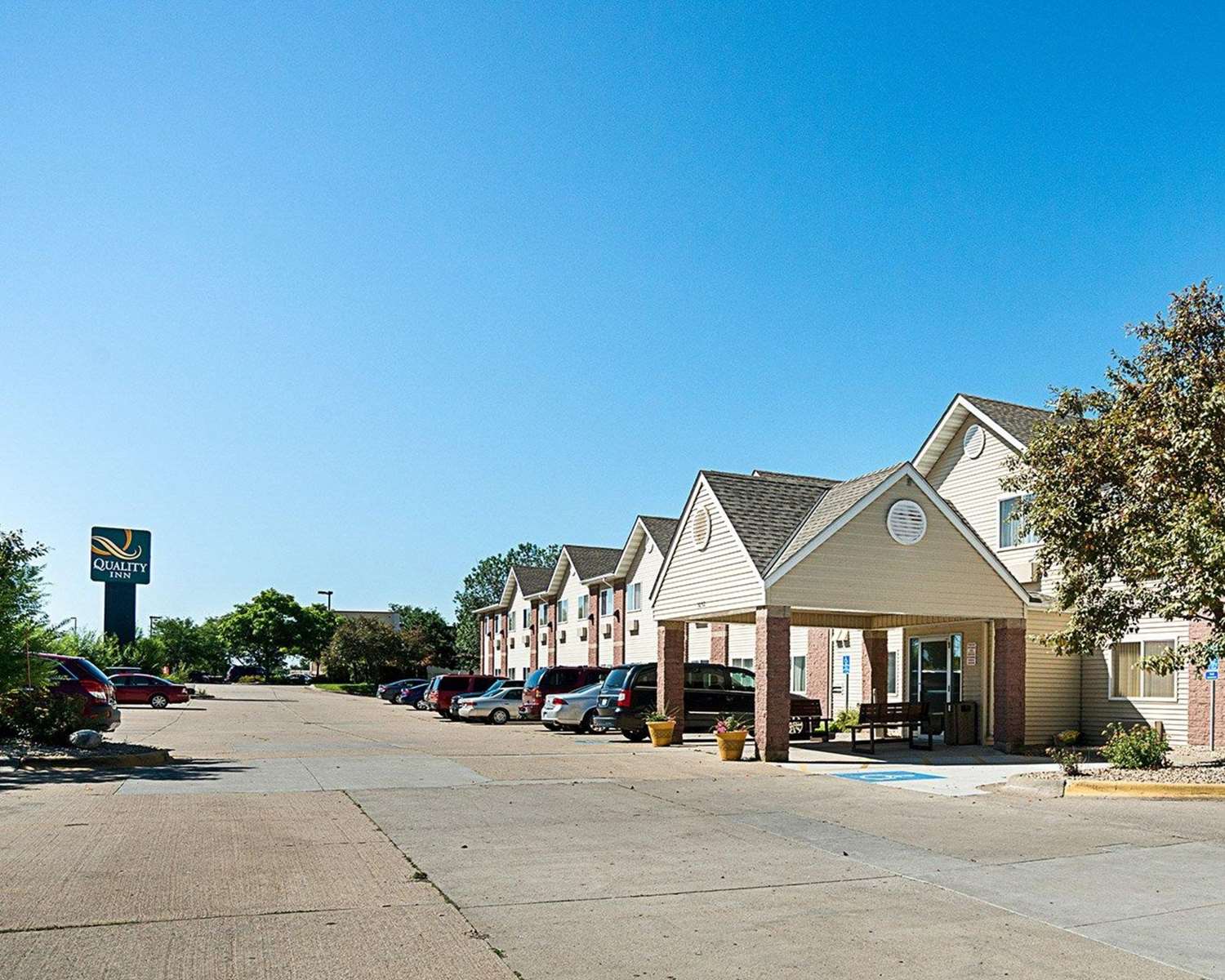 Quality Inn Near Northtown Mall & National Sports Center 1/23