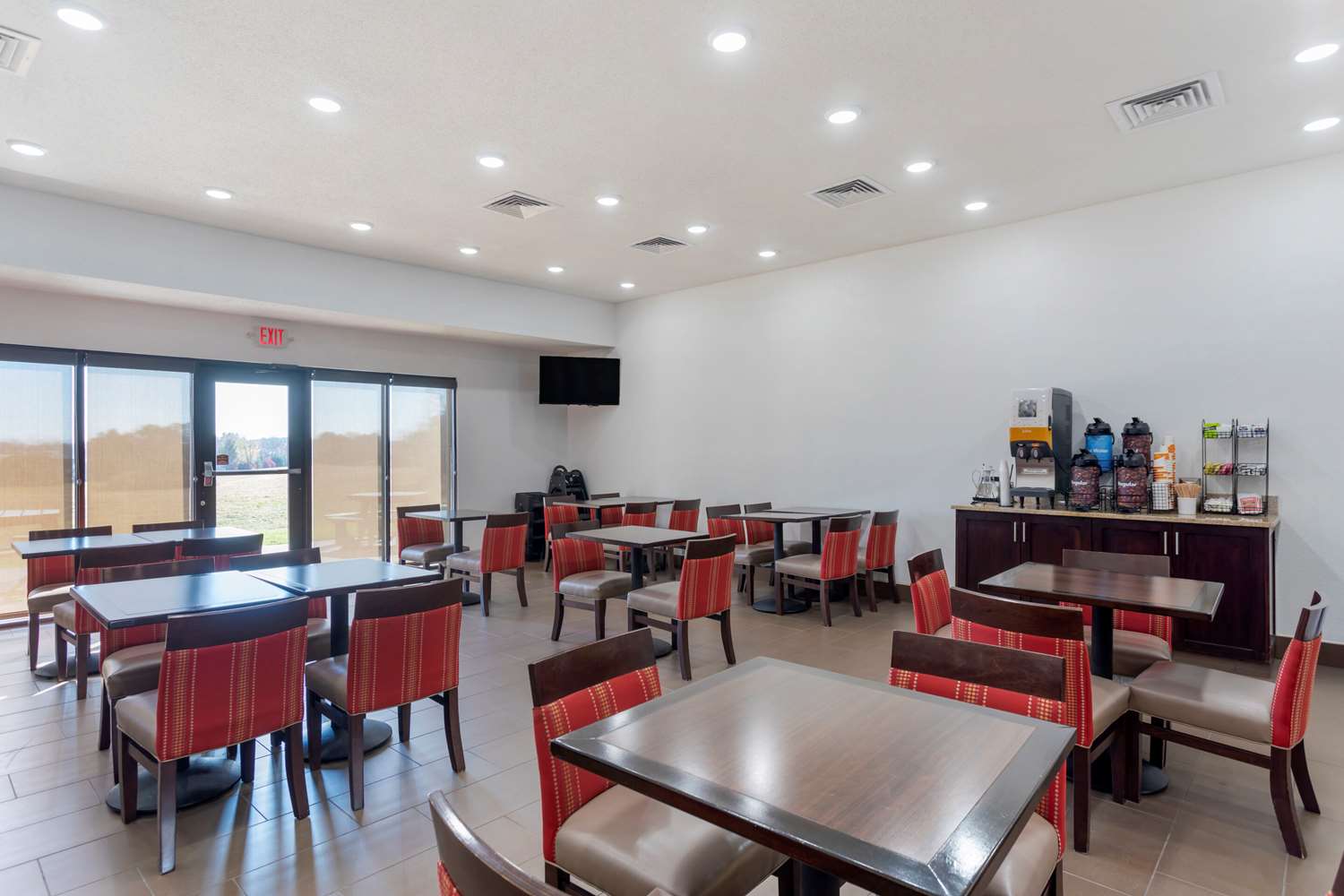 Comfort Inn & Suites Cave City 24/38