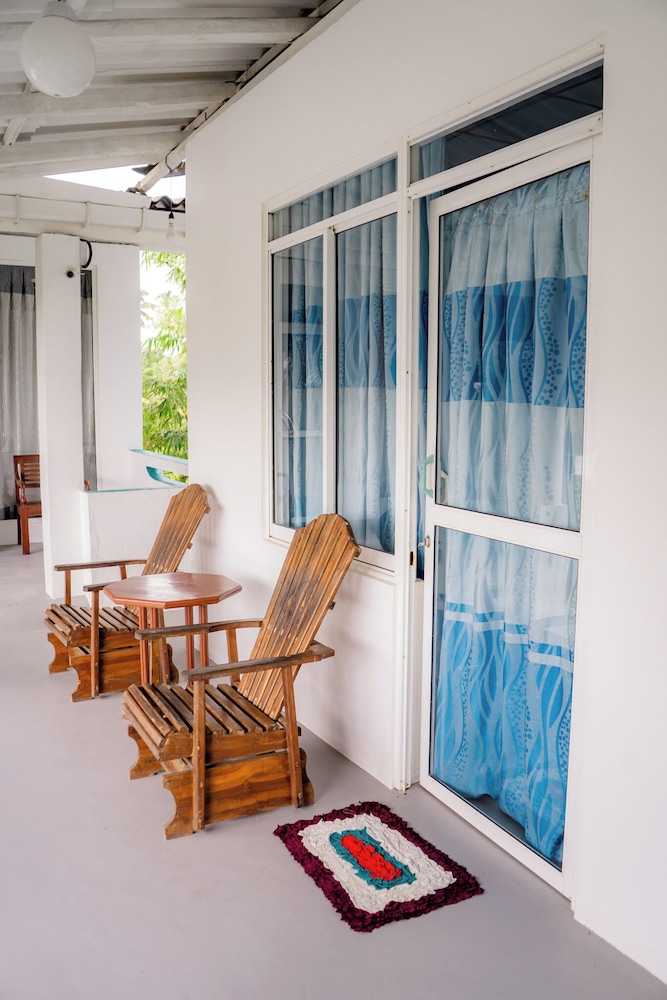 Asanka Surf House 14/40
