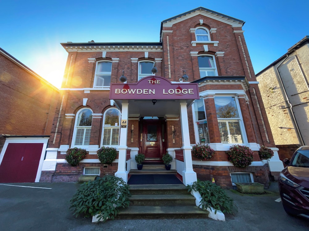 Bowden Lodge Hotel 2/50