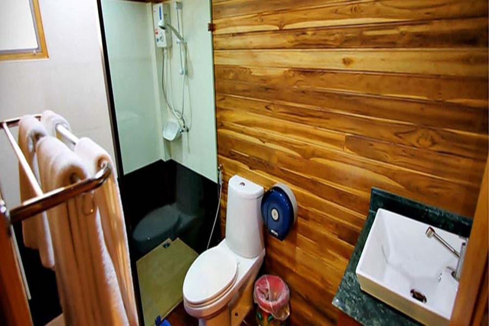 P.N. Gold Resort 36/48