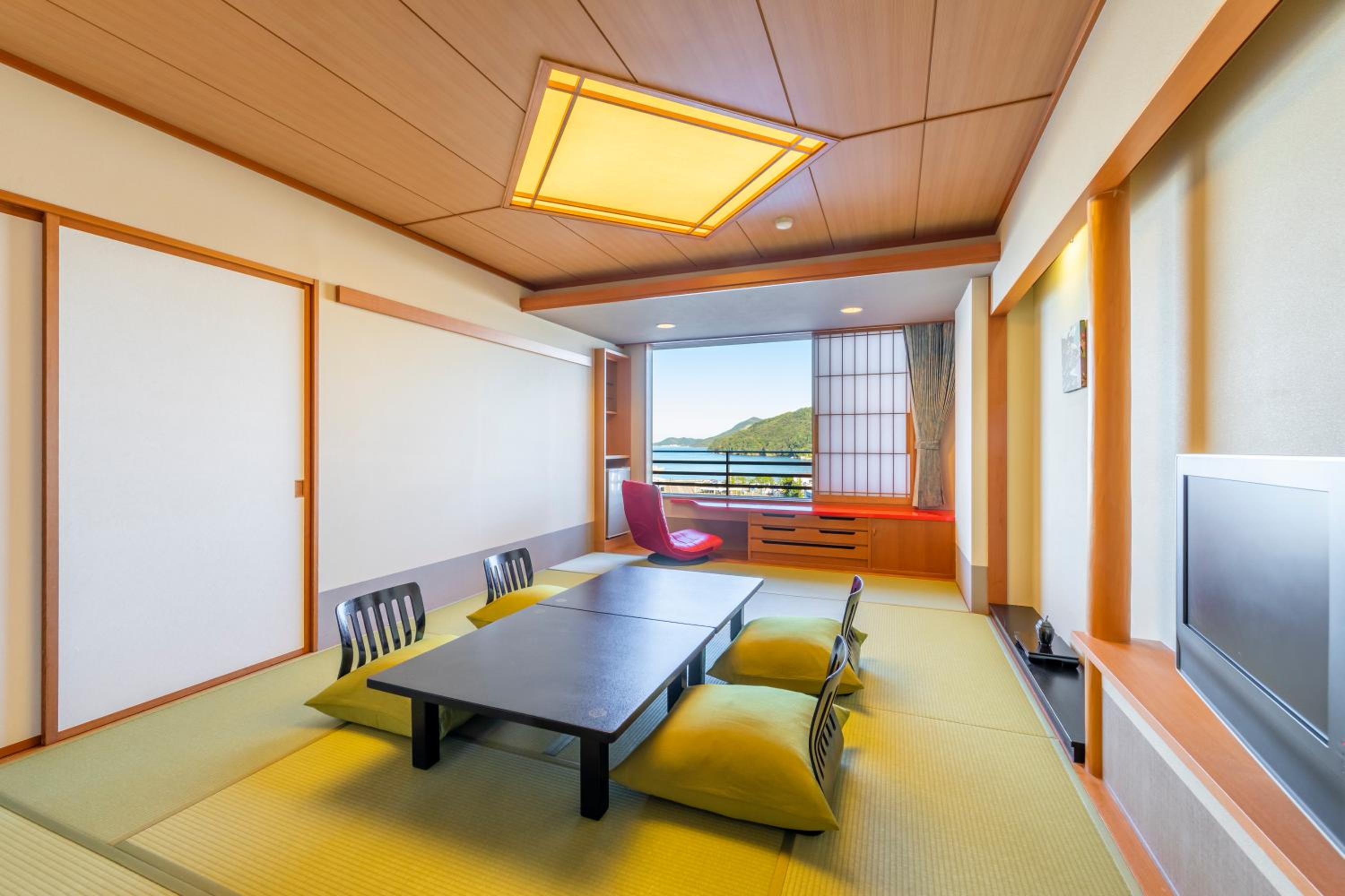 Japanese, 6 Futon Beds, Ocean View, South Wing