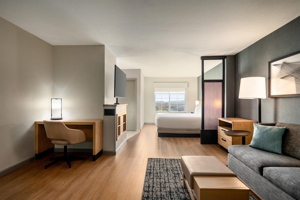 Hyatt Place Santa Fe 50/72