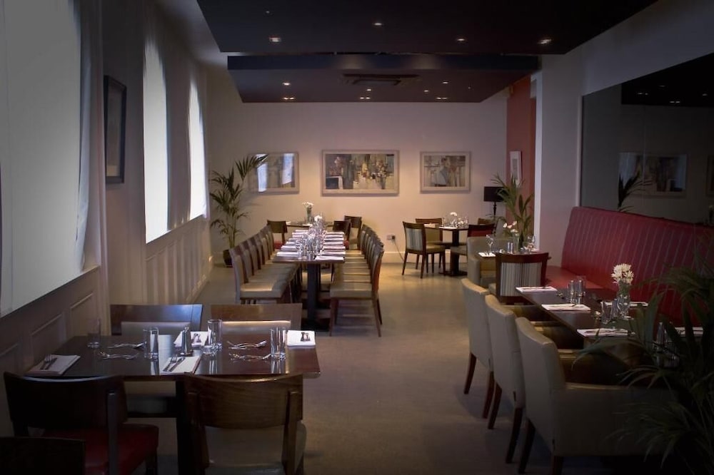 CAHIR HOUSE HOTEL 38/54