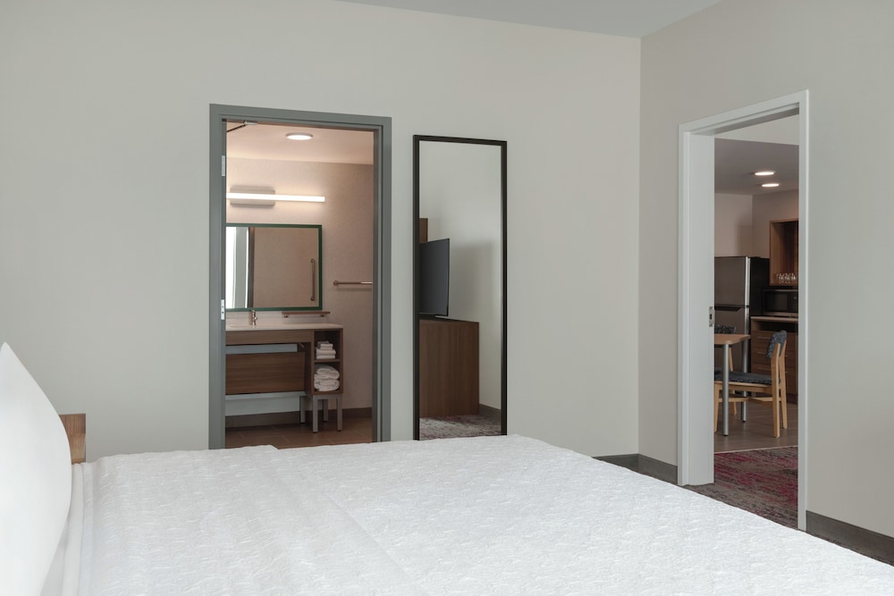 Home2 Suites by Hilton Denton 16/44