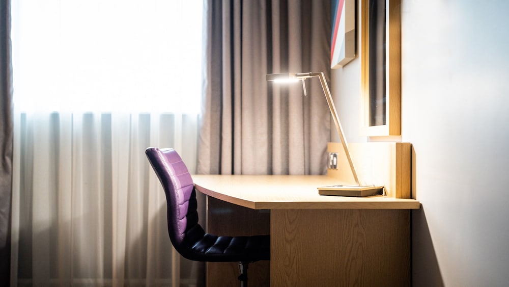 Holiday Inn London Luton Airport 53/64