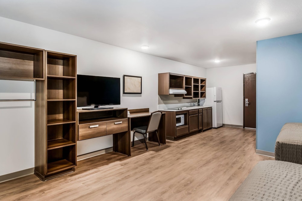 WoodSpring Suites Charlotte - University Research Park 40/50