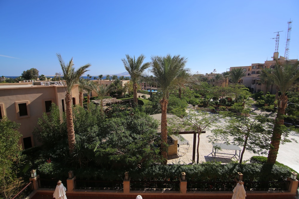 Tamra Beach Resort 1/28