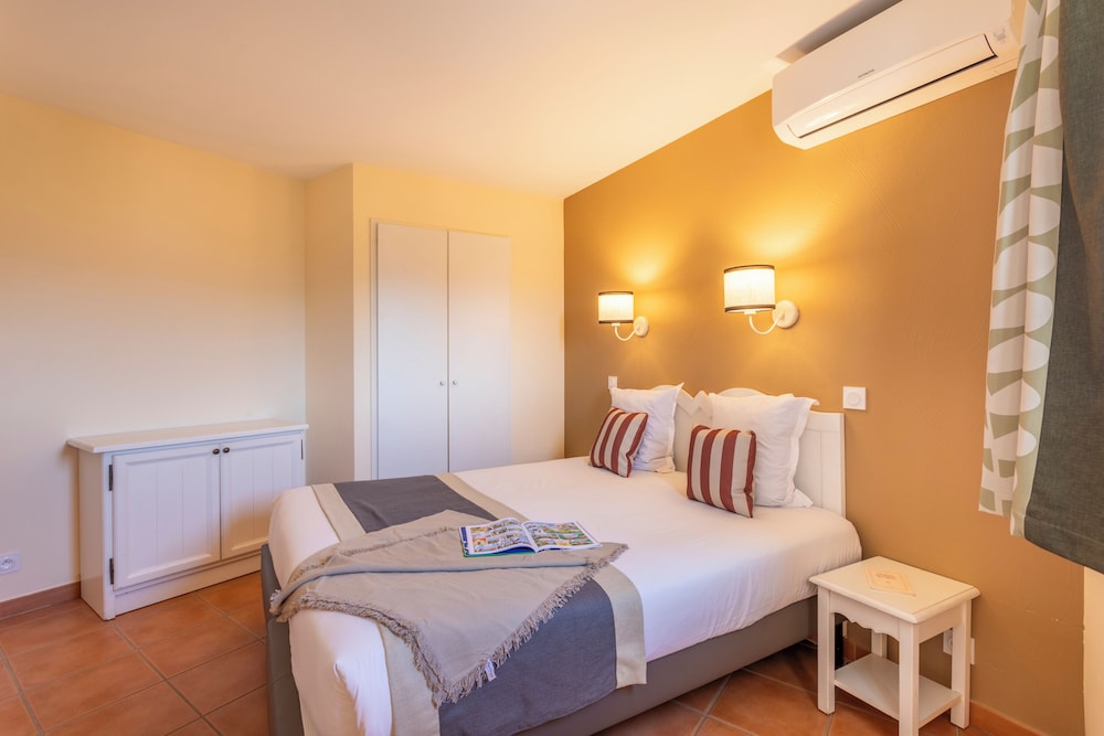 1 Bedroom, Apartment, Twin Beds, Sofa, Balcony or Terrace، PIERRE AND VACANCES VILLAGE CLUB PONT ROYAL EN PROVENCE 8/13