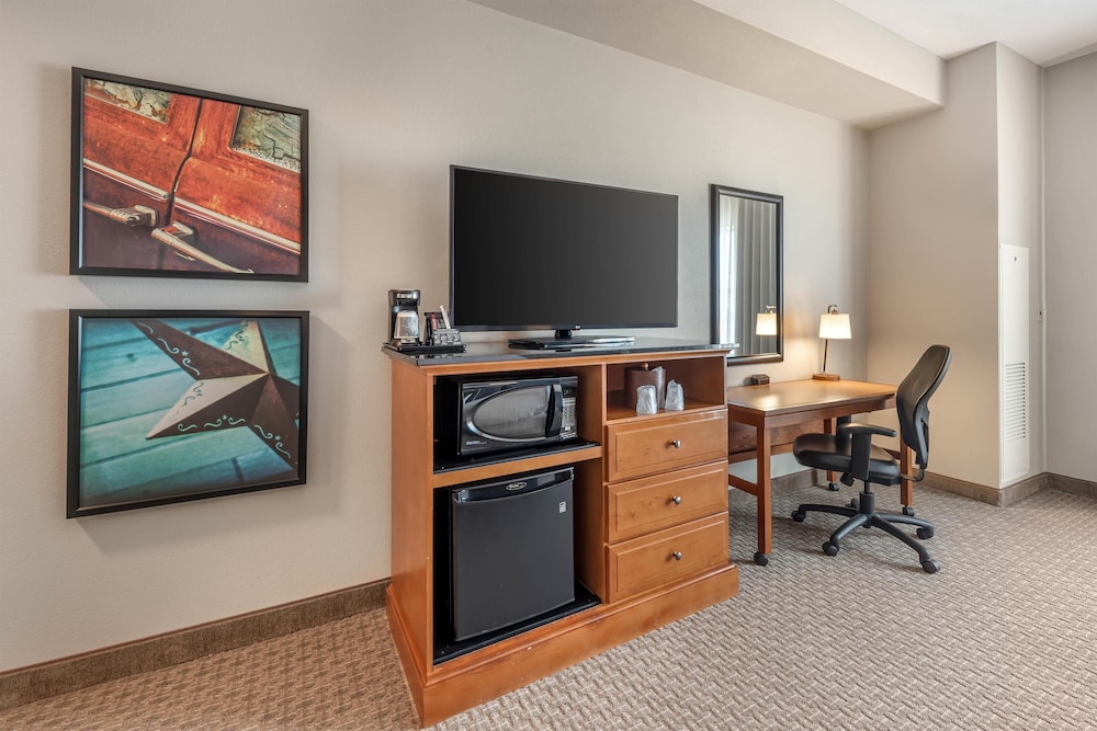 Drury Plaza Hotel San Antonio North 43/49