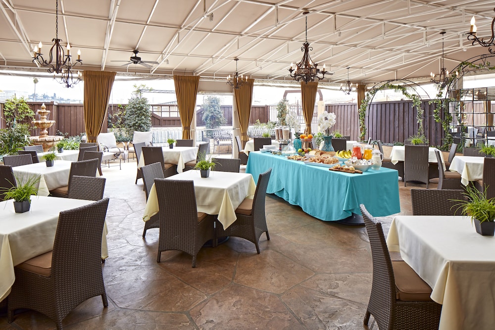 Empress Hotel of La Jolla 39/58