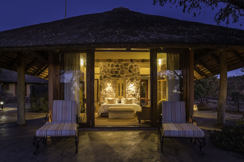 Ekuthuleni Lodge 1/50