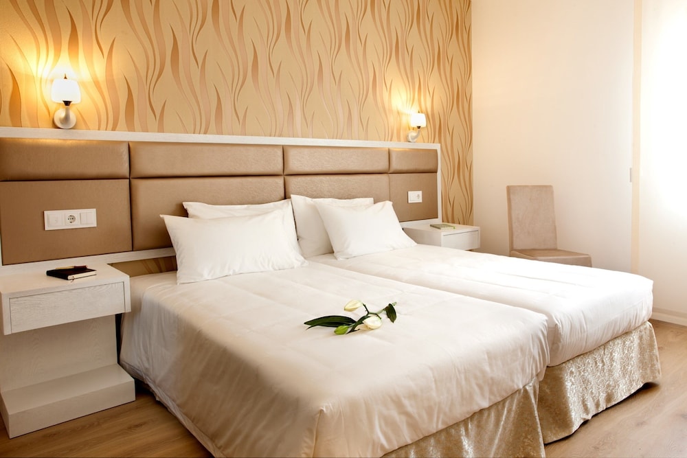 Room, Double Bed
