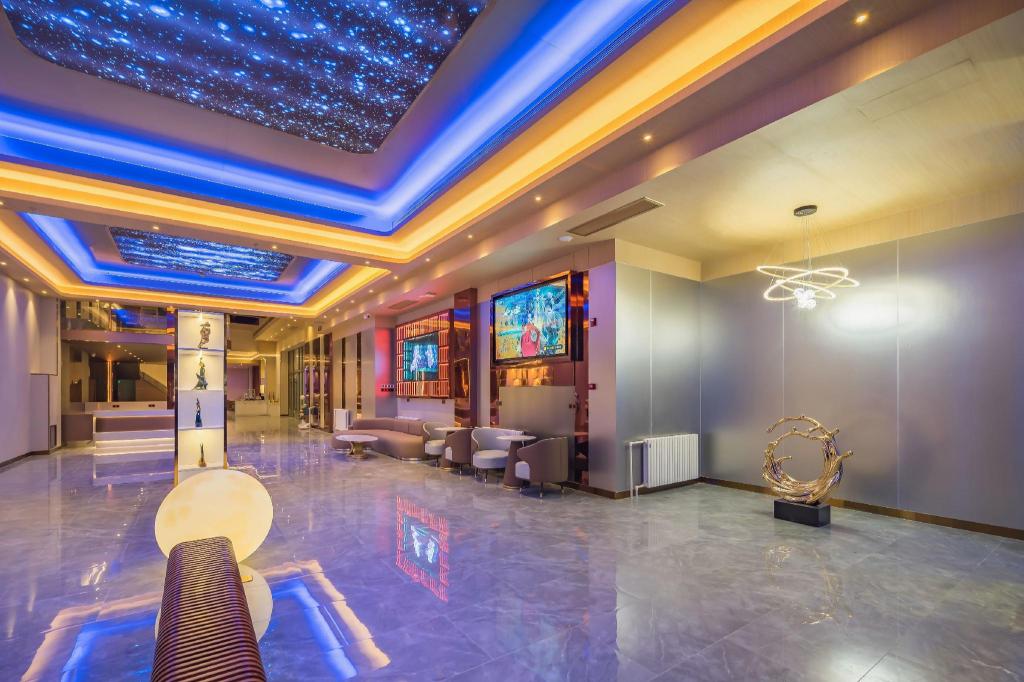 Dequan Luxury Hotel (Chaoyang High speed Railway Station Shilibao Subway Station Branch) 27/50