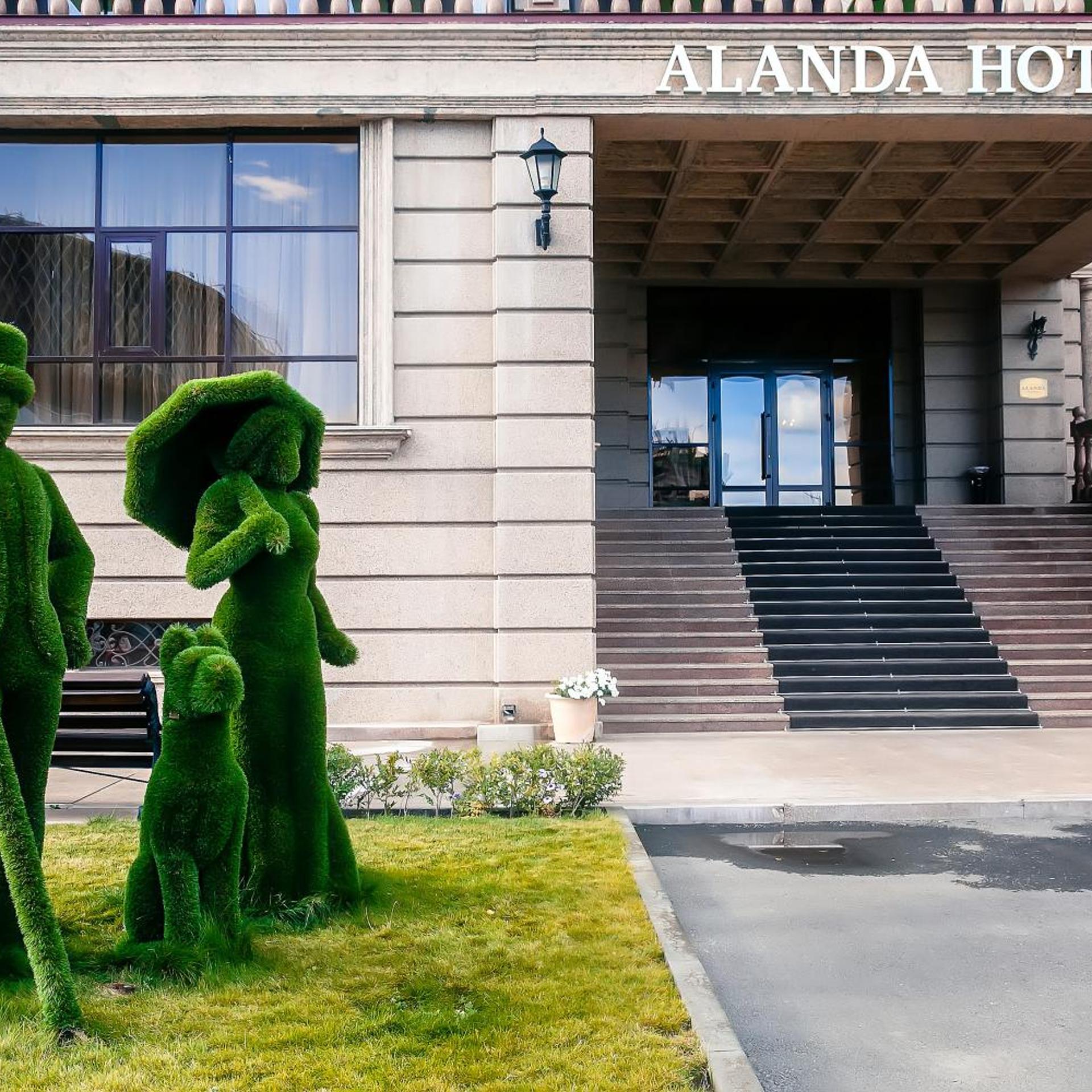 Alanda Hotel 49/52