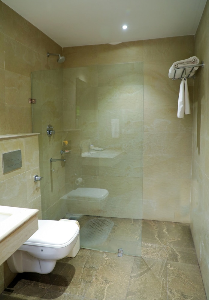 Asia Health Resorts and Spa 12/70