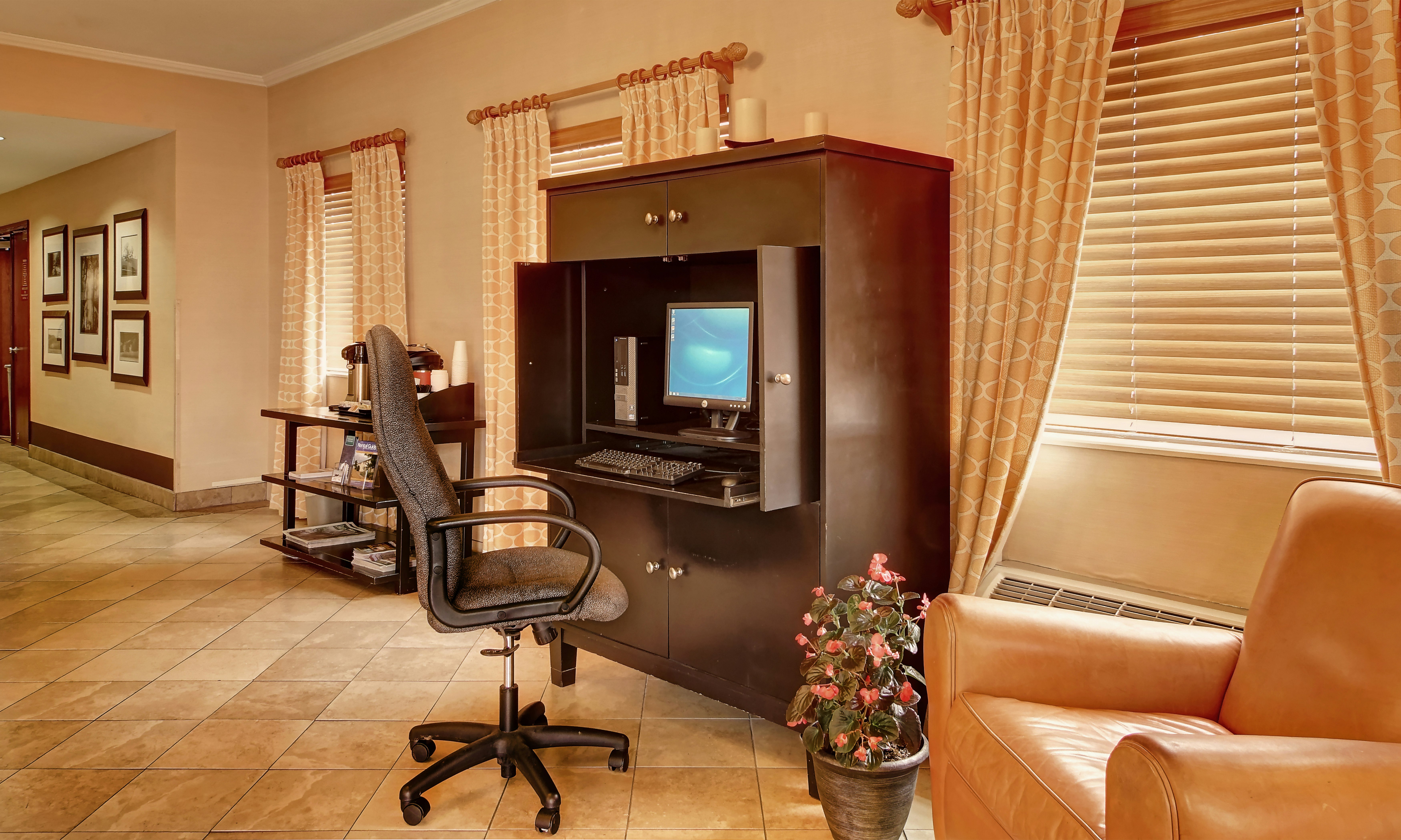 Phoenix Inn Suites South Salem 52/57