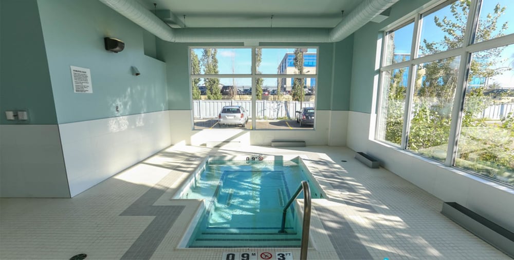 Radisson Hotel & Conference Centre Calgary Airport 55/78